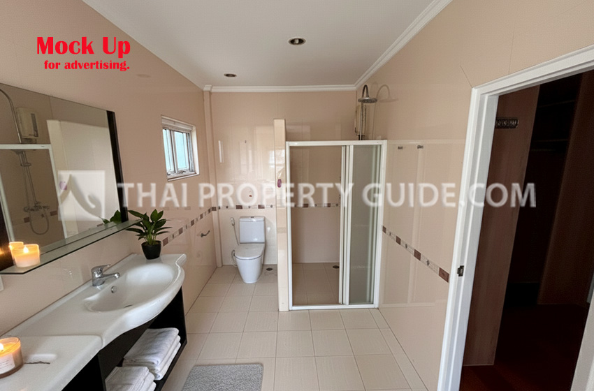 House with Shared Pool in Sukhumvit 